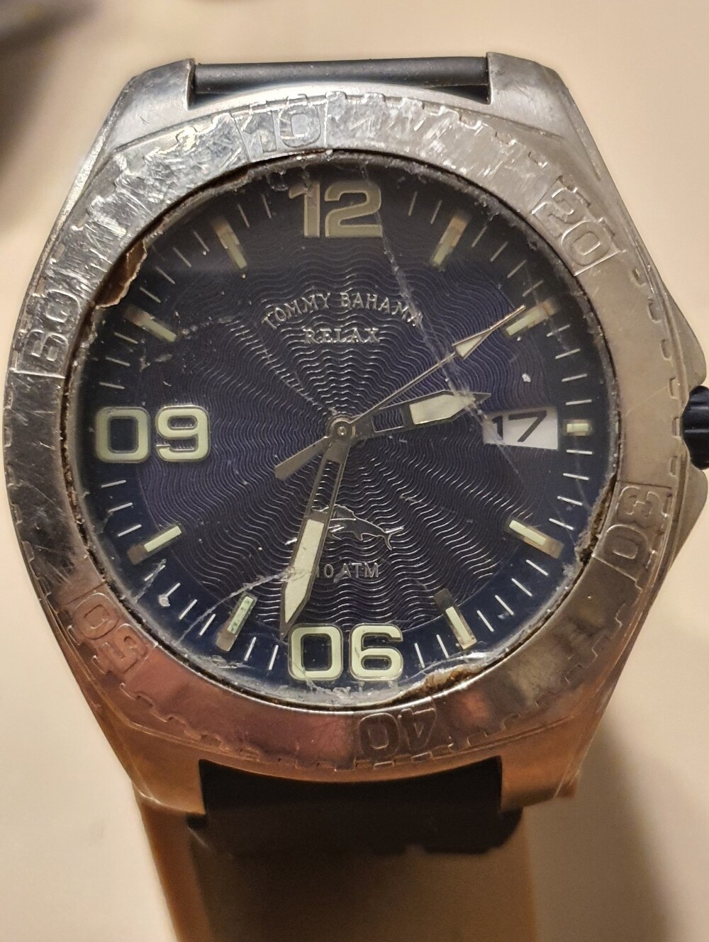 10/$20 Tommy Bahama Relax Silver/Blue Diver Style Men's Watch w/Date For Repair